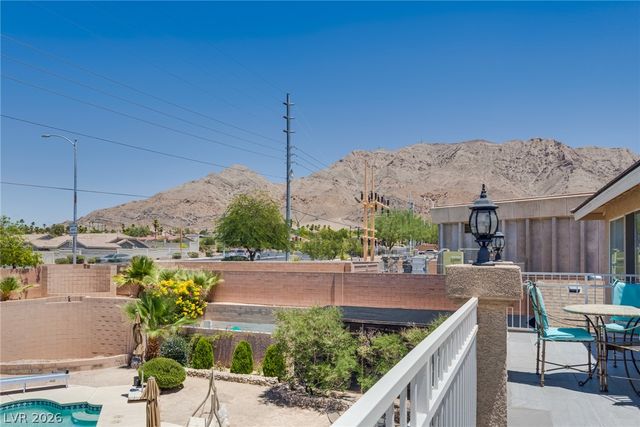 6680 Blue Sapphire Avenue, Las Vegas, NV 89110