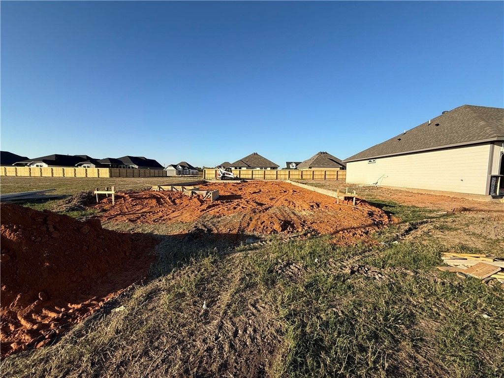 7804 Leadtree Drive, Navasota, TX 77868