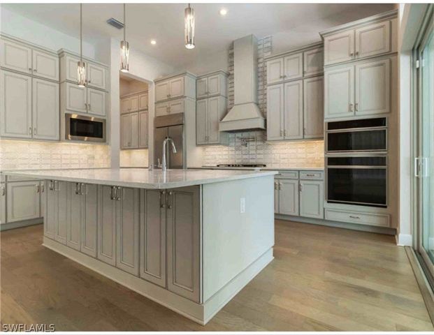 15270 Arpino CT, Naples, FL 34114