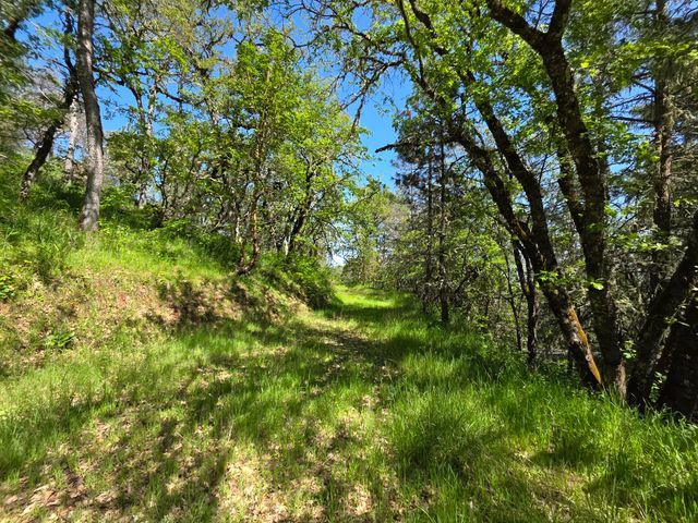 Knowles Road, Medford, OR 97501