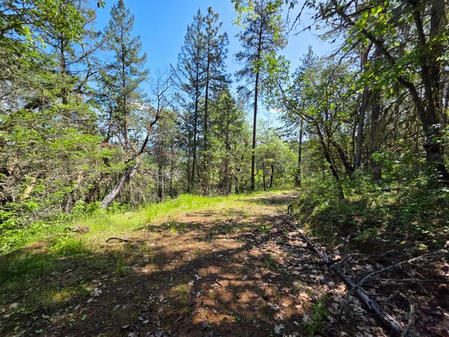 Knowles Road, Medford, OR 97501