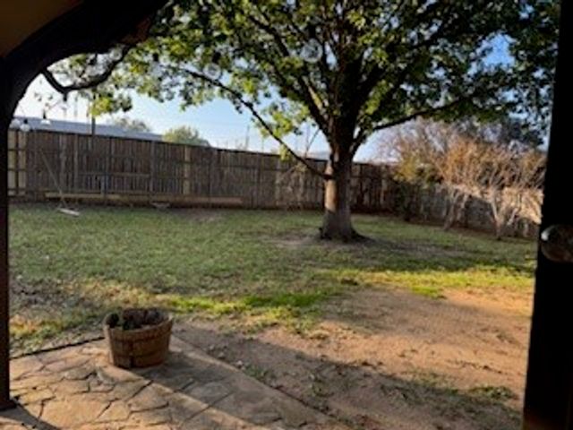 1926 Twin Oaks Circle, Grapevine, TX 76051