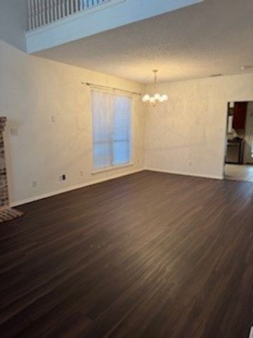 1926 Twin Oaks Circle, Grapevine, TX 76051