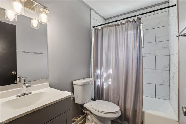 3812 Peach Orchard CIR, Portsmouth, VA 23703