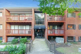 53 Skyhill Rd Apt 104, Alexandria, VA 22314