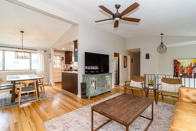 210 Bacon St, Natick, MA 01760