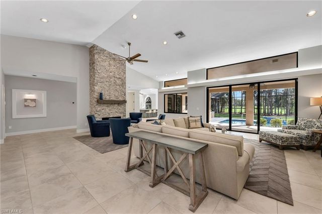 4556 Pond Apple DR N, Naples, FL 34119