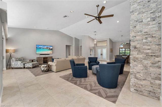 4556 Pond Apple DR N, Naples, FL 34119