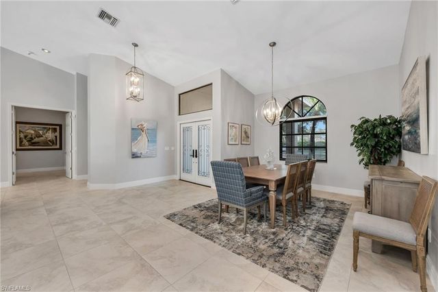 4556 Pond Apple DR N, Naples, FL 34119