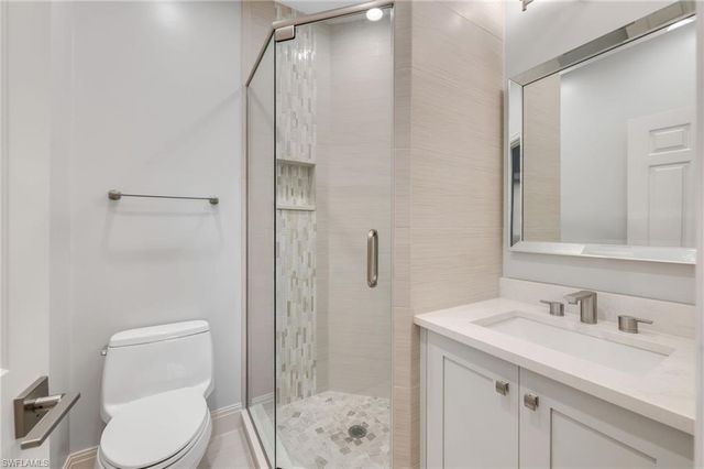 4556 Pond Apple DR N, Naples, FL 34119