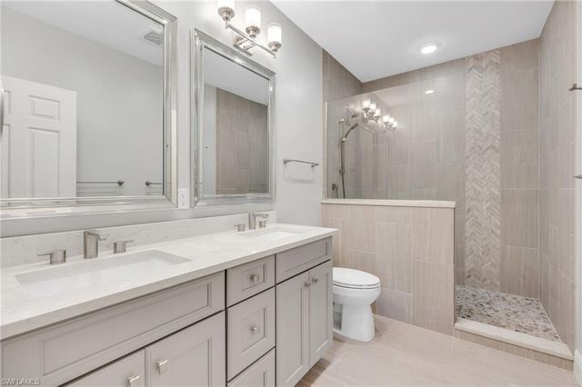 4556 Pond Apple DR N, Naples, FL 34119