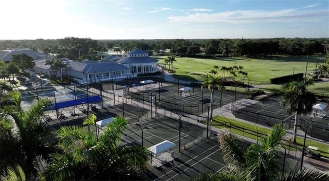 4556 Pond Apple DR N, Naples, FL 34119