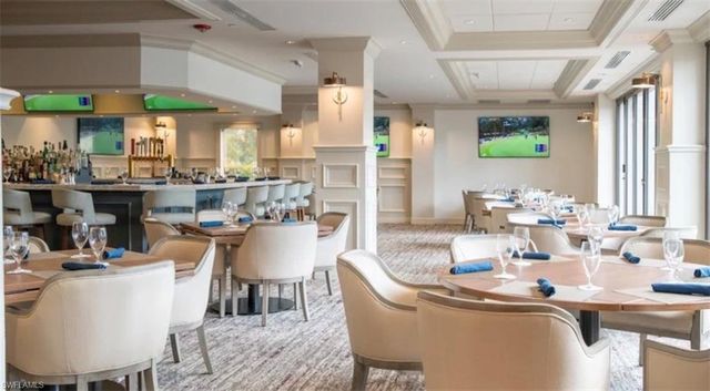 4556 Pond Apple DR N, Naples, FL 34119