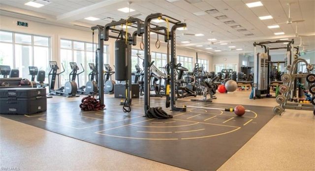 4556 Pond Apple DR N, Naples, FL 34119