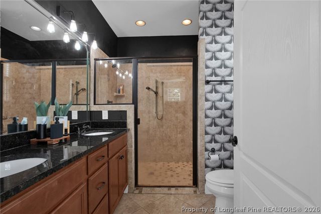 829 Falling Creek Lane, Fayetteville, NC 28304