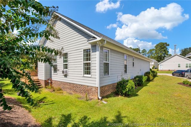 829 Falling Creek Lane, Fayetteville, NC 28304