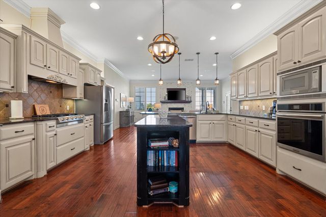 7906 County Rd 6220, Shallowater, TX 79363