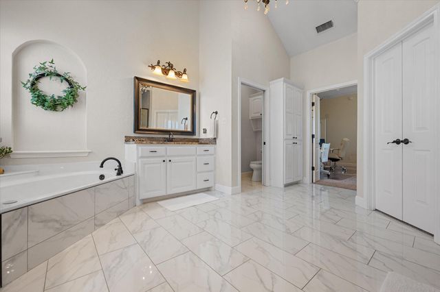 7906 County Rd 6220, Shallowater, TX 79363