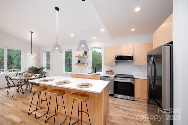 7 Montana Avenue, Asheville, NC 28806