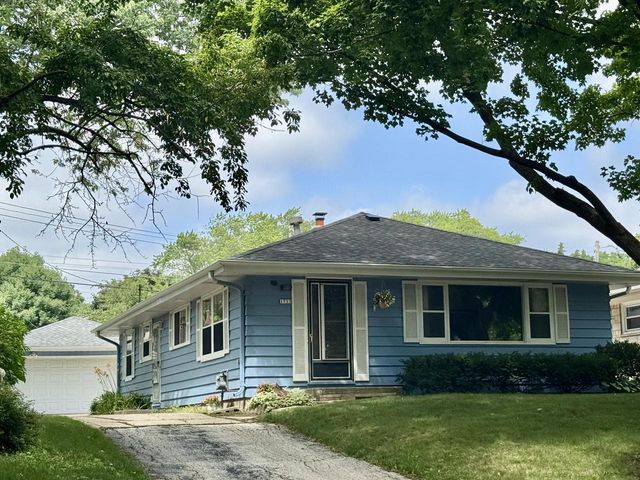 1733 N 118th STREET, Wauwatosa, WI 53226