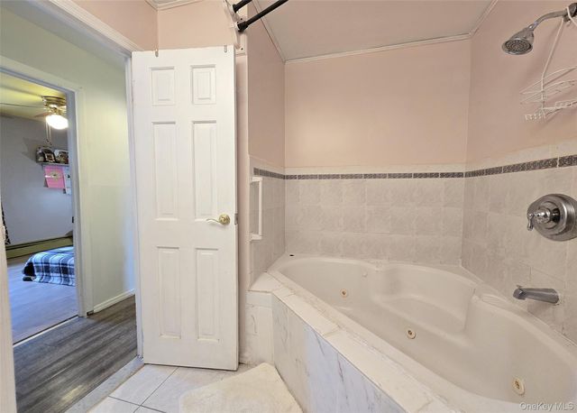 33 Segatogue Lane, South Setauket, NY 11720