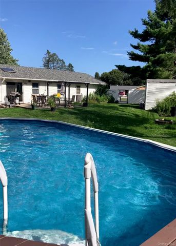 33 Segatogue Lane, South Setauket, NY 11720