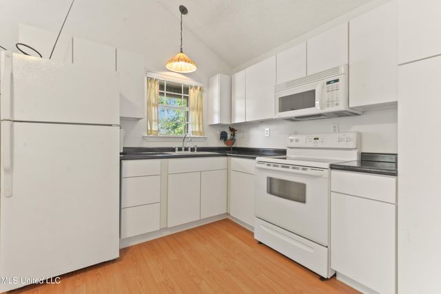 5037 Oklahoma Street, Bay Saint Louis, MS 39520