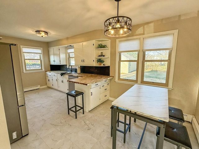 1230 Losey BOULEVARD, La Crosse, WI 54601