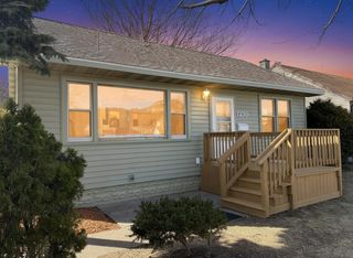 1230 Losey BOULEVARD, La Crosse, WI 54601