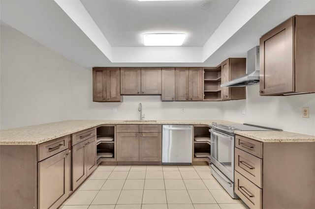 932 ROBINHOOD COURT, Maitland, FL 32751