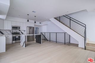 11812 Gilmore Street, North Hollywood, CA 91606