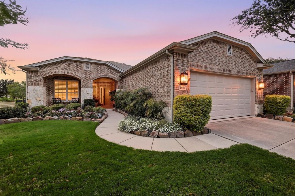 1641 Overwood Drive, Frisco, TX 75036 — exterior