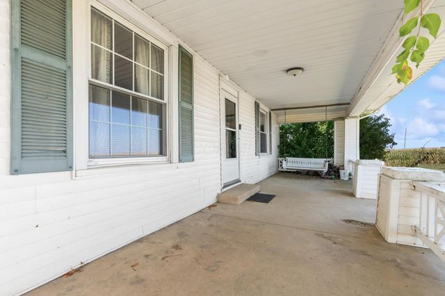 7764 Glaze Road NE, New Holland, OH 43145