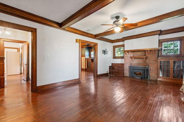 7764 Glaze Road NE, New Holland, OH 43145