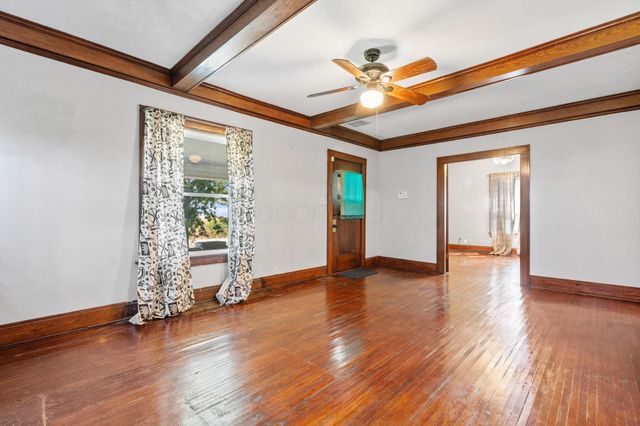 7764 Glaze Road NE, New Holland, OH 43145