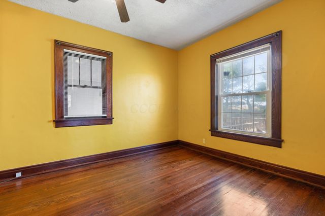 7764 Glaze Road NE, New Holland, OH 43145