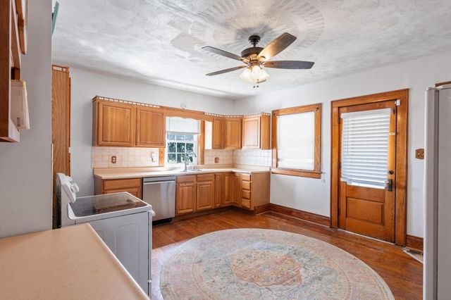 7764 Glaze Road NE, New Holland, OH 43145