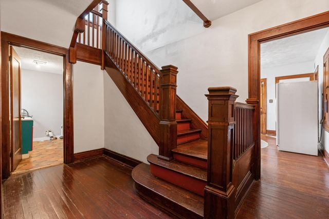 7764 Glaze Road NE, New Holland, OH 43145