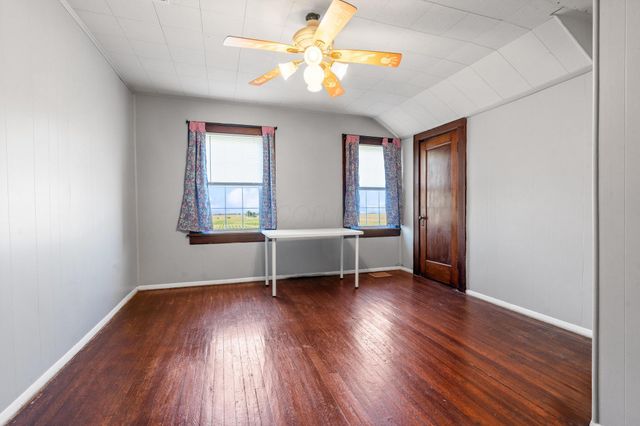 7764 Glaze Road NE, New Holland, OH 43145