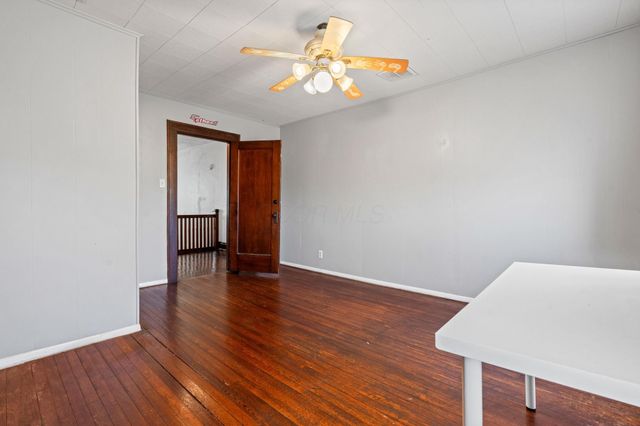 7764 Glaze Road NE, New Holland, OH 43145