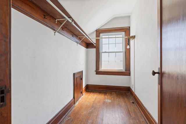 7764 Glaze Road NE, New Holland, OH 43145