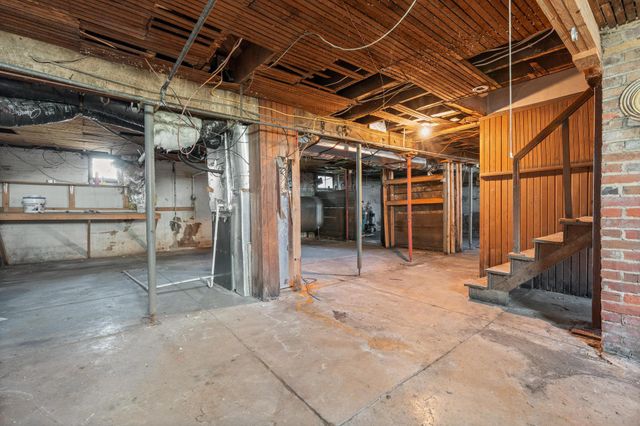 7764 Glaze Road NE, New Holland, OH 43145