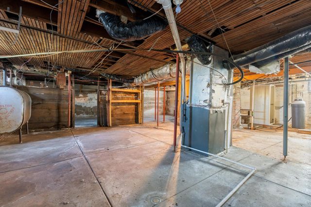 7764 Glaze Road NE, New Holland, OH 43145