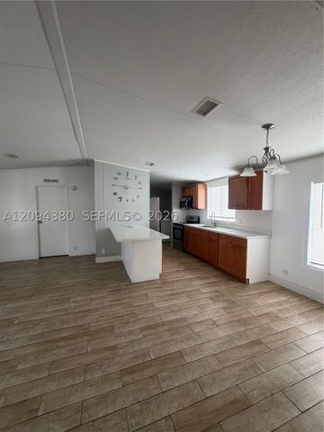 19800 SW 180th Ave 89, Miami, FL 33187