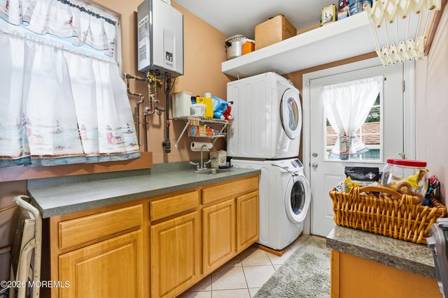 2 River Drive, Toms River, NJ 08753
