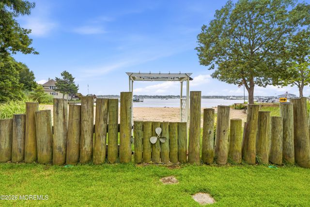 2 River Drive, Toms River, NJ 08753