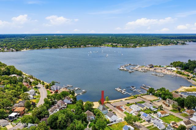 2 River Drive, Toms River, NJ 08753