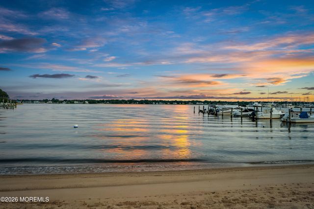 2 River Drive, Toms River, NJ 08753