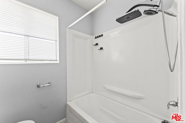 8102 Norwich Avenue, Los Angeles, CA 91402