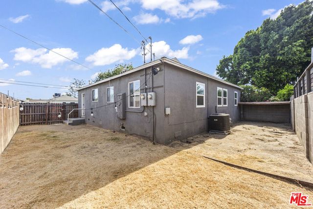 8102 Norwich Avenue, Los Angeles, CA 91402